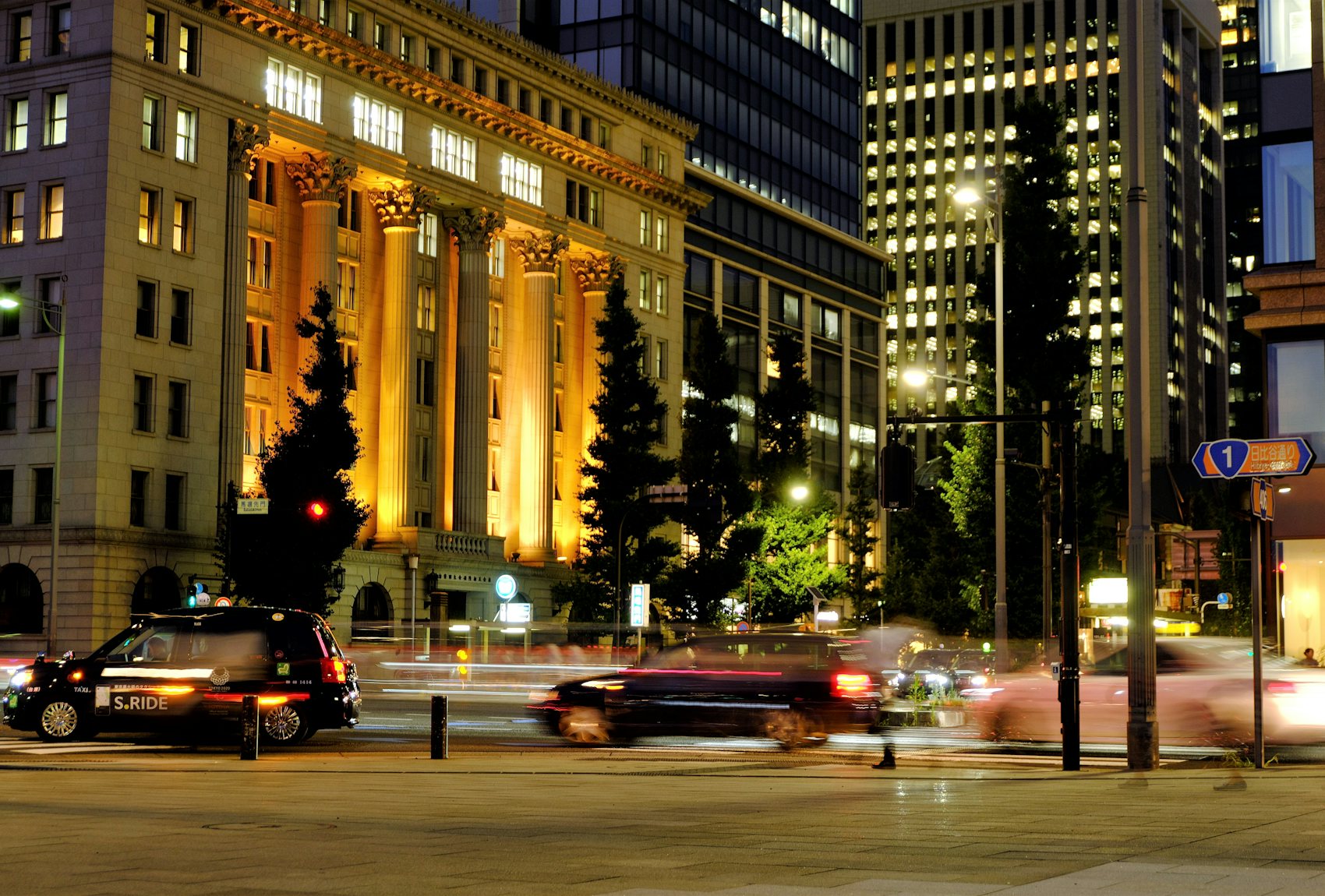 Marunouchi, Tokyo at night